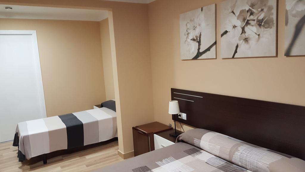 Pension Avenida Вильяфранка-дель-Пенедес Экстерьер фото
